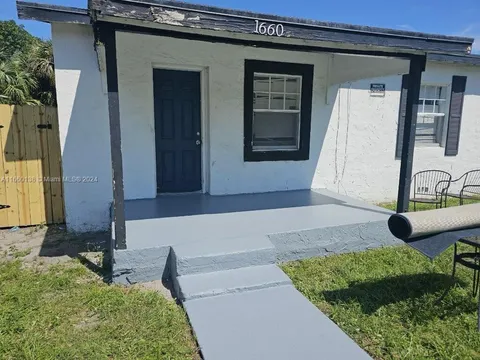 1660 W 26th St, Riviera Beach, FL MLS: A11660138