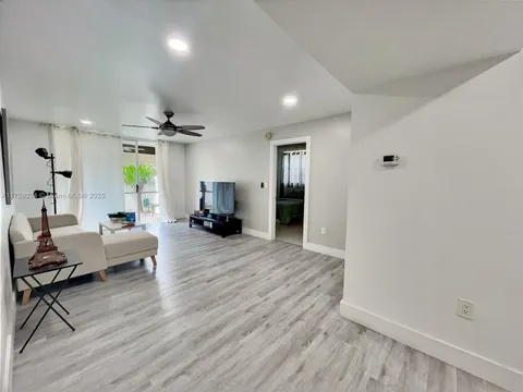 7100 NW 17th St Unit 111, Plantation, FL MLS: A11759224