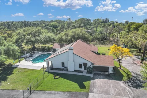 5270 NW 76th Pl, Pompano Beach, FL MLS: A11769145