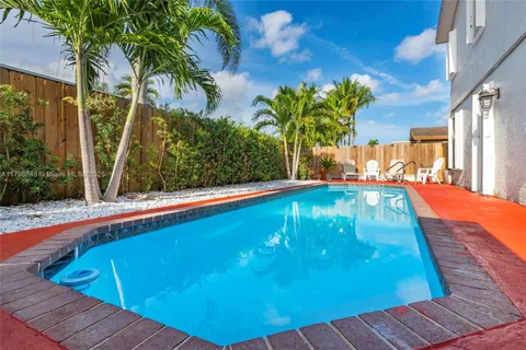 3865 NW 1st Pl, Deerfield Beach, FL MLS: A11798648