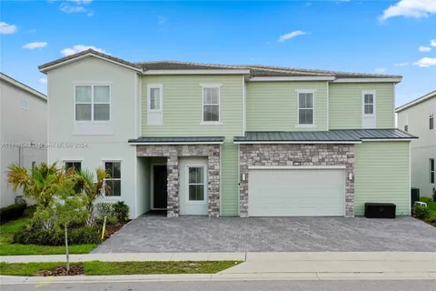 1743 Oak Blossom Dr, Davenport, FL MLS: A11711543