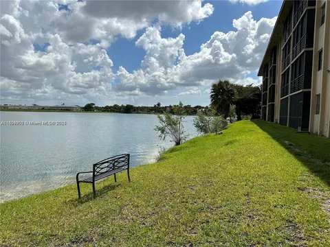 601 Ives Dairy Rd Unit 401-8, Miami, FL MLS: A11804201