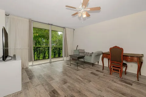 3401 N Country Club Dr Unit 117, Aventura, FL MLS: A11782204