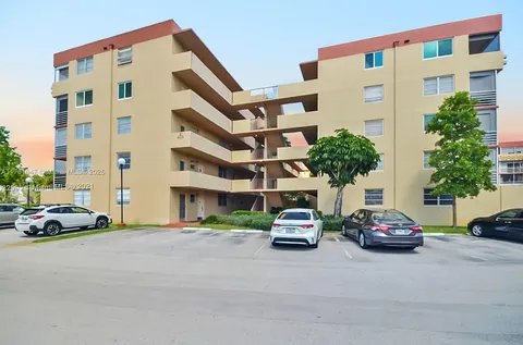 410 NW 68th Ave Unit 207, Plantation, FL MLS: A11761047