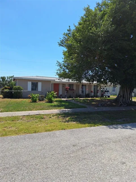 361 Fairhaven Street, Port Charlotte, FL MLS: A11786079