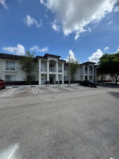2477 W 78th St Unit 201, Hialeah, FL MLS: A11802621