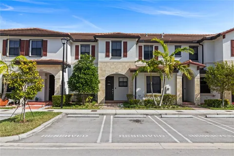 10611 W 33rd Ct, Hialeah, FL MLS: A11805060