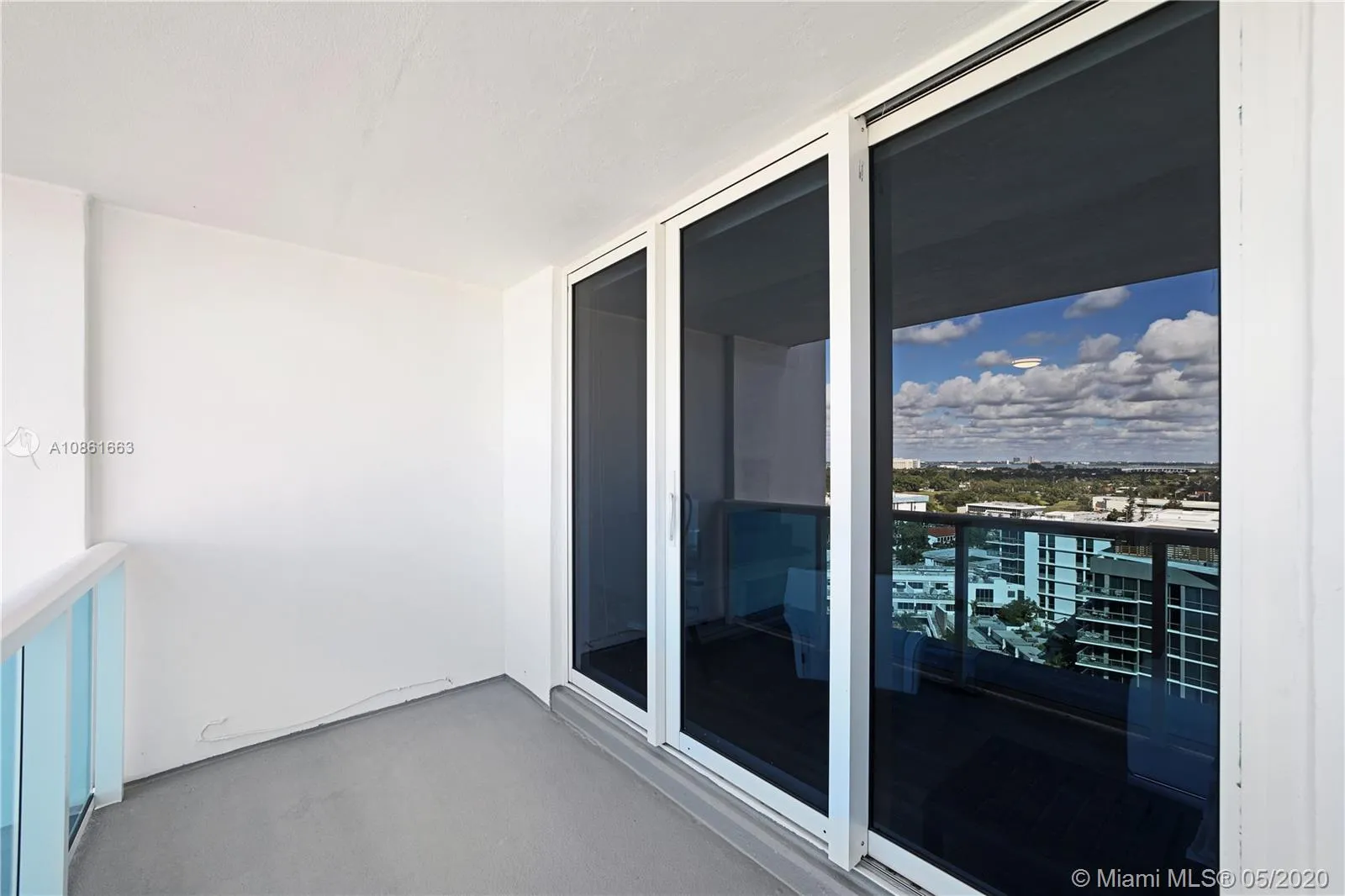 2301 Collins Ave 1226  