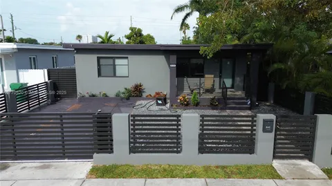 860 NW 18th Pl, Miami, FL MLS: A11770520