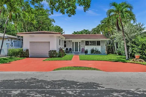9524 Byron Ave, Surfside, FL MLS: A11758485