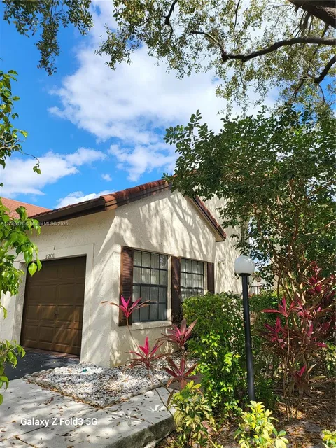 3201 Jog Park Dr, Green Acres, FL MLS: A11745426