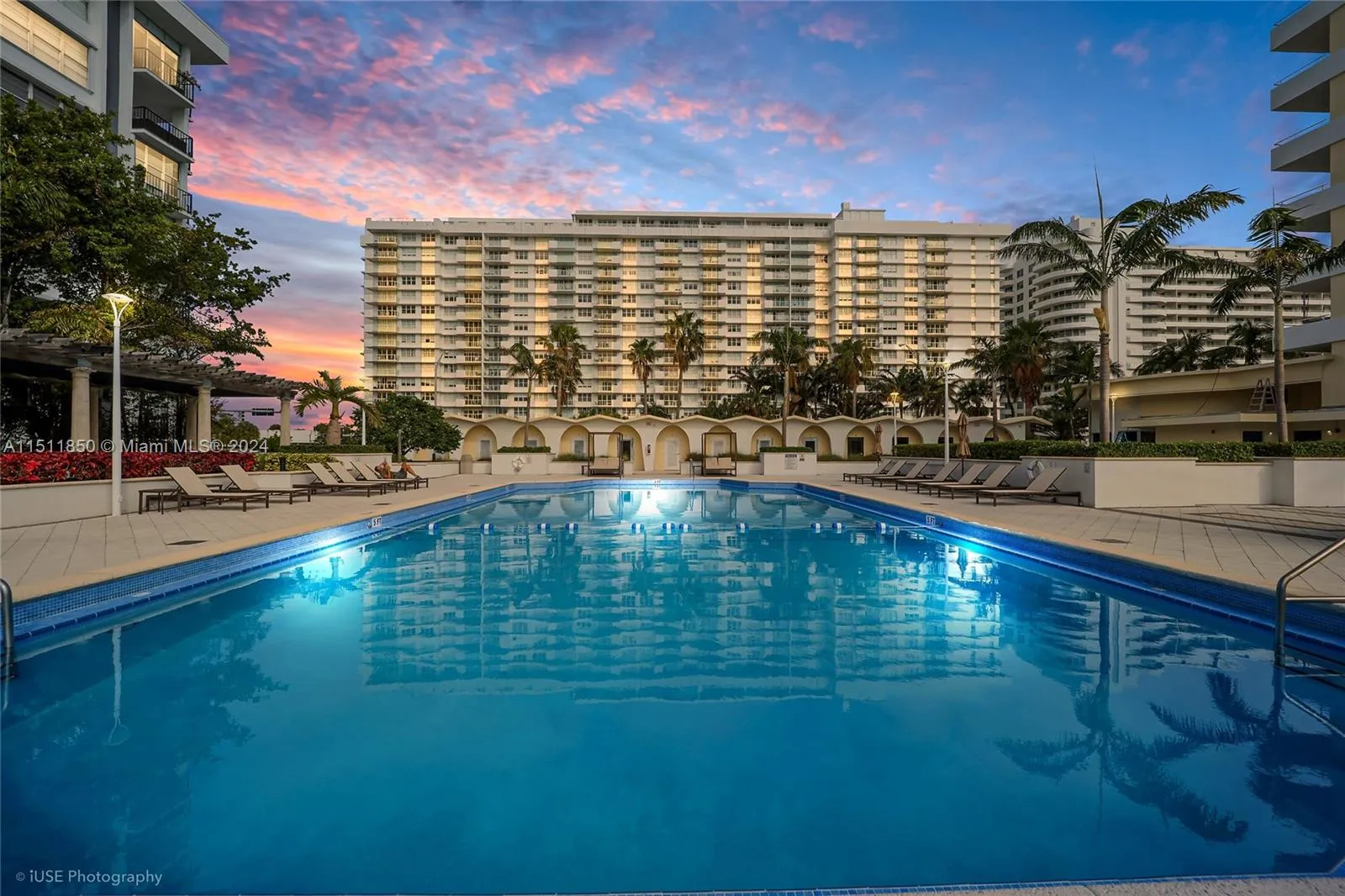 5600 Collins Ave Unit 8W