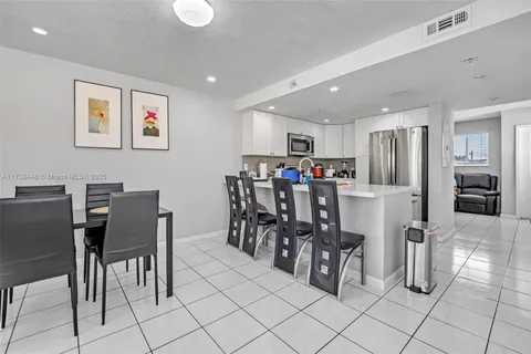 9 E 4th St Unit 207, Hialeah, FL 33010 - MLS#: A11709446