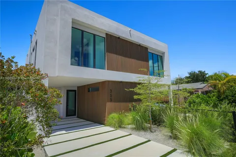 355 NW 50th St, Miami, FL MLS: A11807624