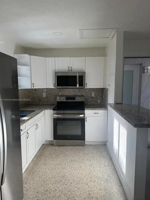 458 E 31st St Unit 4, Hialeah, FL MLS: A11799248