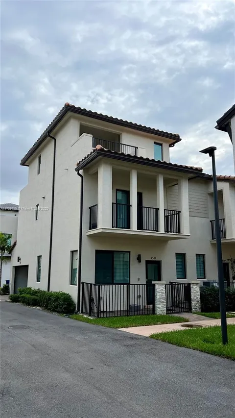 4542 NW 83rd Psge Unit 4542, Doral, FL 33166 - MLS#: A11729199