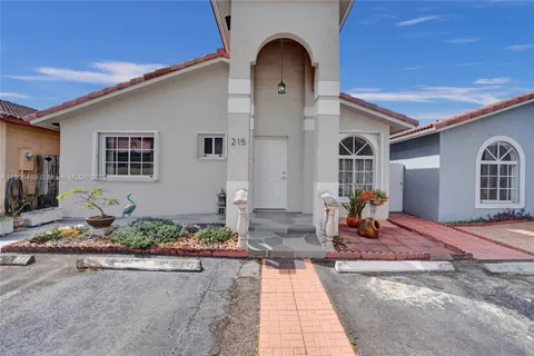 7001 W 35th Ave Unit 215, Hialeah, FL MLS: A11806469