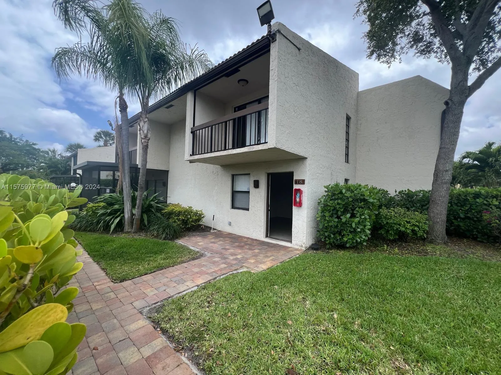 721 Southeast 1st Way Unit B18