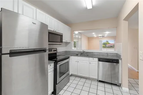 862 NE 209th St Unit 205, Miami, FL MLS: A11803911