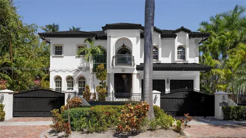 4501 N Bay Rd, Miami Beach, FL 33140 - MLS#: A11772265