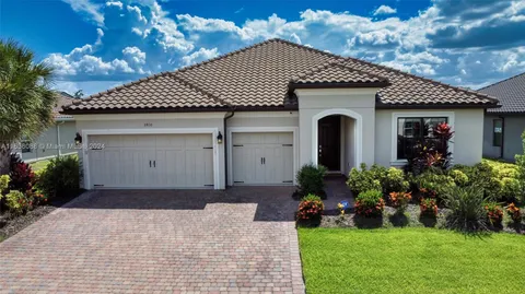 3910 Redfin Place, Kissimmee, FL MLS: A11636088