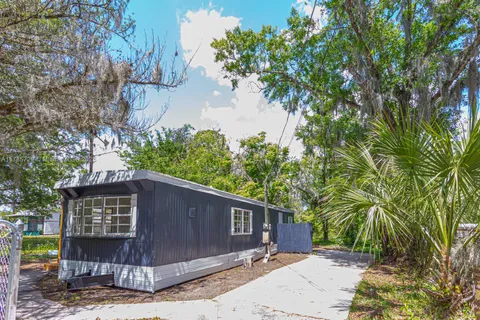 120 E Hicks St, Palatka, FL MLS: A11785729
