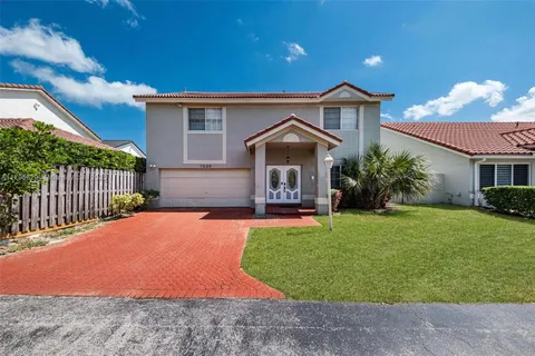7928 NW 190th Ln, Hialeah, FL MLS: A11796629