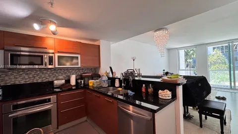 253 NE 2nd St Unit 906, Miami, FL MLS: A11766239