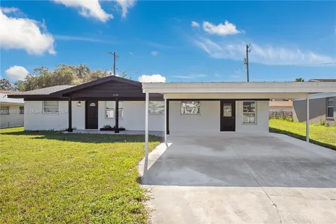 2030 Leisure Dr, Winter Haven, FL MLS: A11686361
