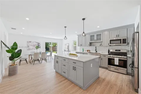 536 NW 7th St, Homestead, FL MLS: A11804618
