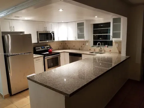 7900 Tatum Waterway Dr 512, Miami Beach, FL 33141 - MLS#: A11444132