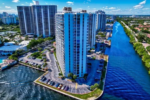 20505 E Country Club Dr Unit 143, Aventura, FL MLS: A11800922