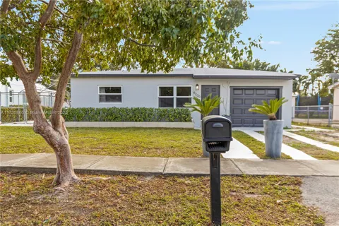 4200 SW 38th St, West Park, FL 33023 - MLS#: A11730860