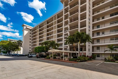3300 N Palm Aire Dr Unit 402, Pompano Beach, FL MLS: A11770086