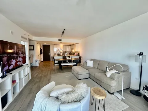 999 SW 1st Ave Unit 2013, Miami, FL MLS: A11803187