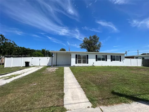 1011 NE Bianca Dr, Palm Bay, FL MLS: A11744038