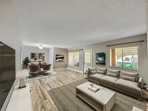 118 Lake Pine Cir Unit C-1, Green Acres, FL MLS: A11754496