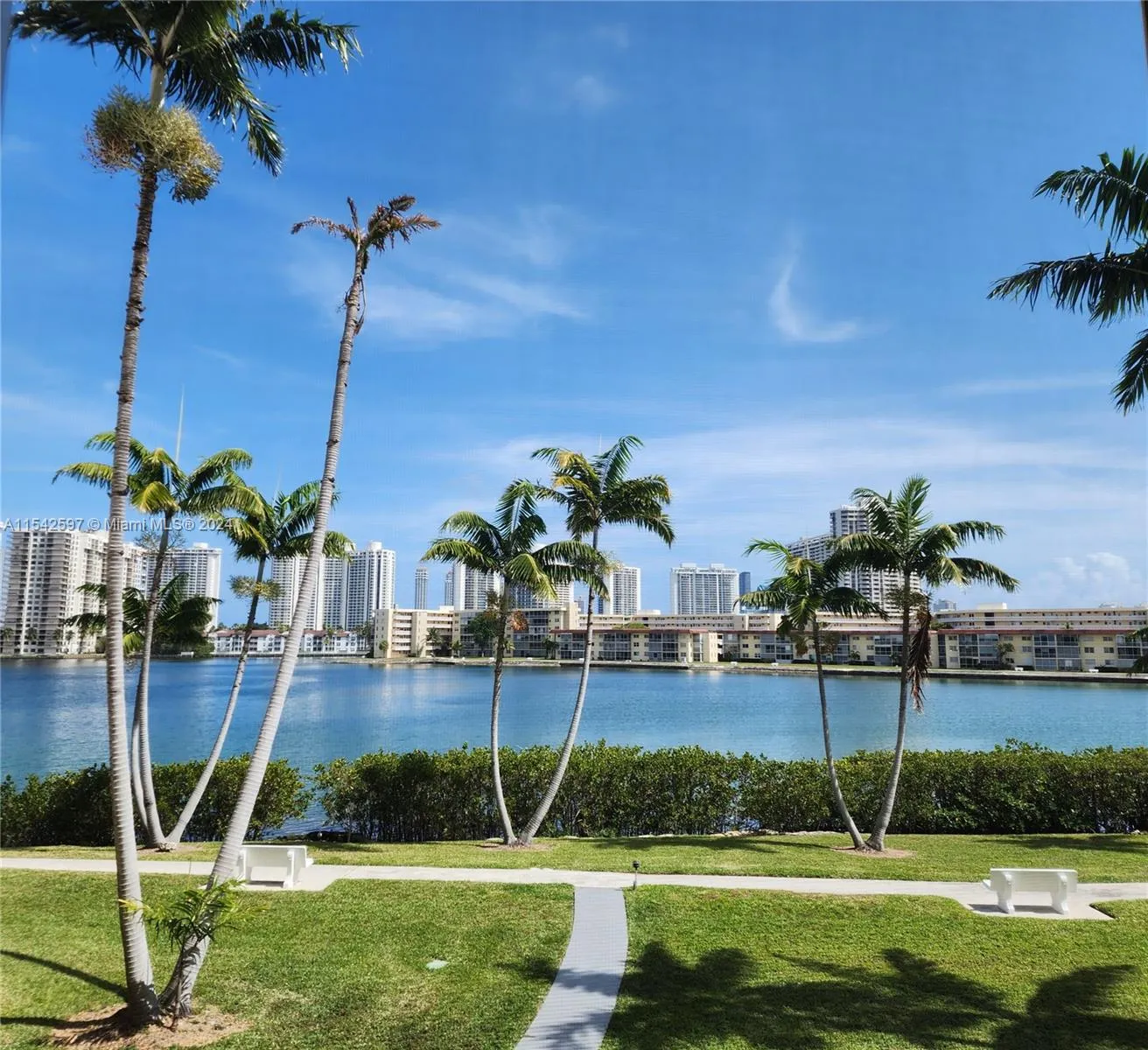 2861 Leonard Dr Unit F207  