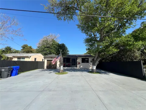 1011 25th Ave, Hollywood, FL MLS: A11761034