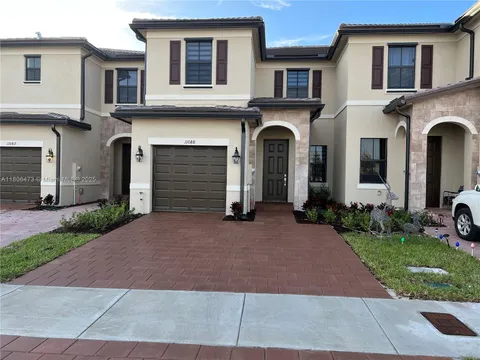 11088 W 33rd Way, Hialeah, FL MLS: A11806473