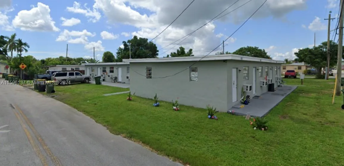 651 SW 4th Ave  