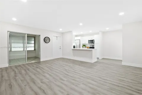 910 South Dr Unit D, Delray Beach, FL MLS: A11770223