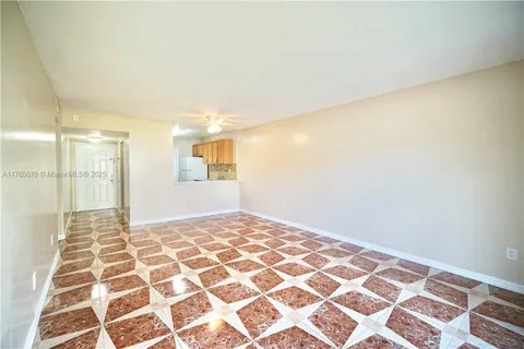 15205 NE 6th Ave Unit D111, Miami, FL MLS: A11765078