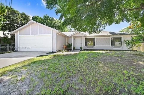 112 SE vin rose Cir, Palm Bay, FL MLS: A11647123