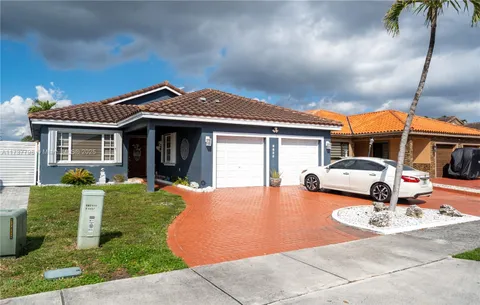 8835 NW 149th Ter, Miami Lakes, FL MLS: A11737798