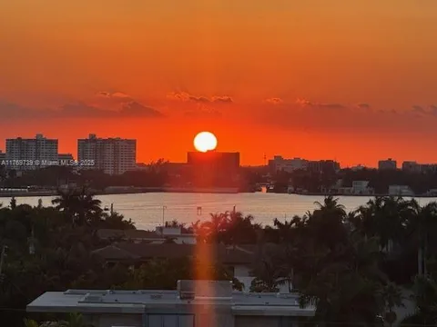 10000 W Bay Harbor Dr Unit PH23, Bay Harbor Islands, FL MLS: A11769739