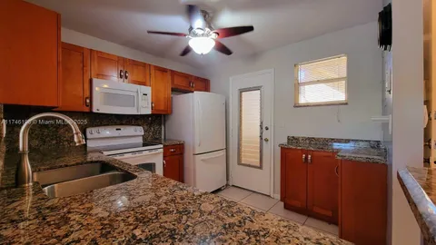 406 NW 68th Ave Unit 304, Plantation, FL 33317 - MLS#: A11746196