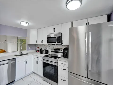 6075 N Sabal Palm Blvd Unit 212, Tamarac, FL 33319 - MLS#: A11715233