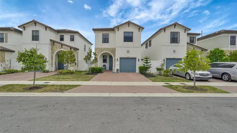 10966 W 35th Way, Hialeah, FL MLS: A11587931