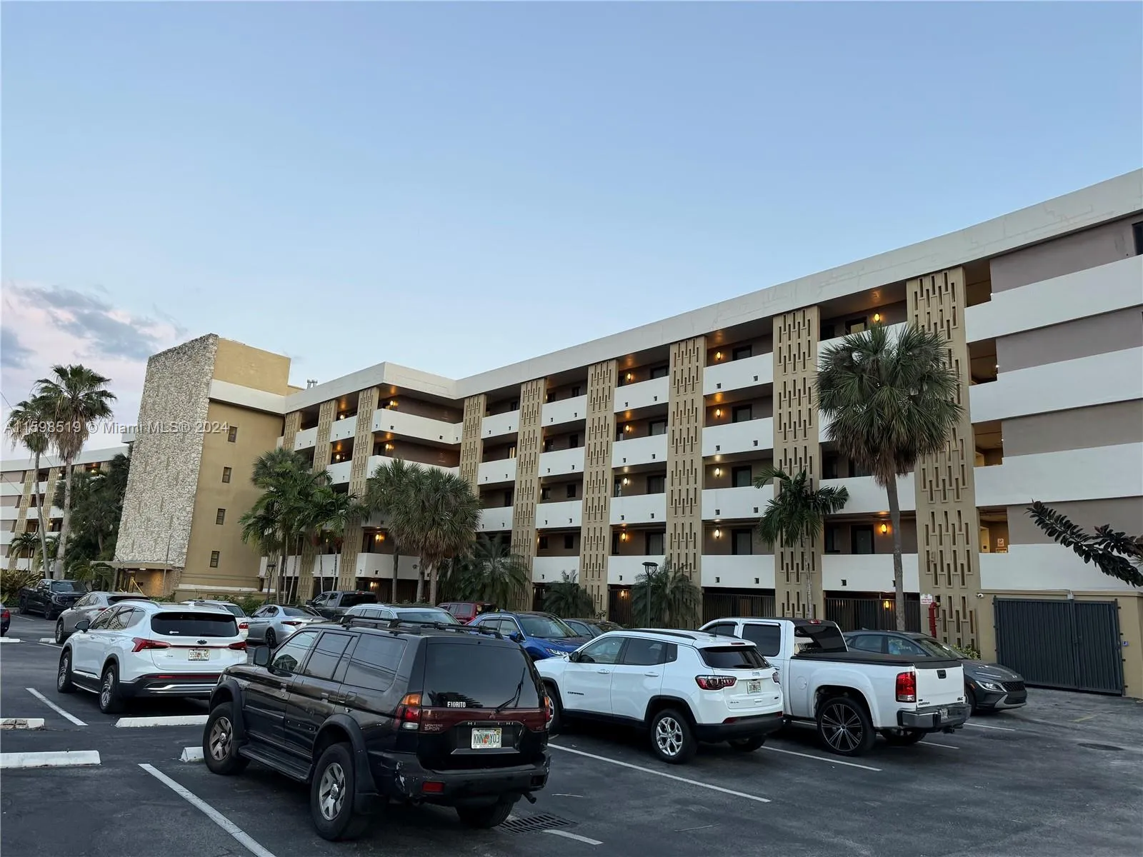 301 Golden Isles Dr Unit 203  